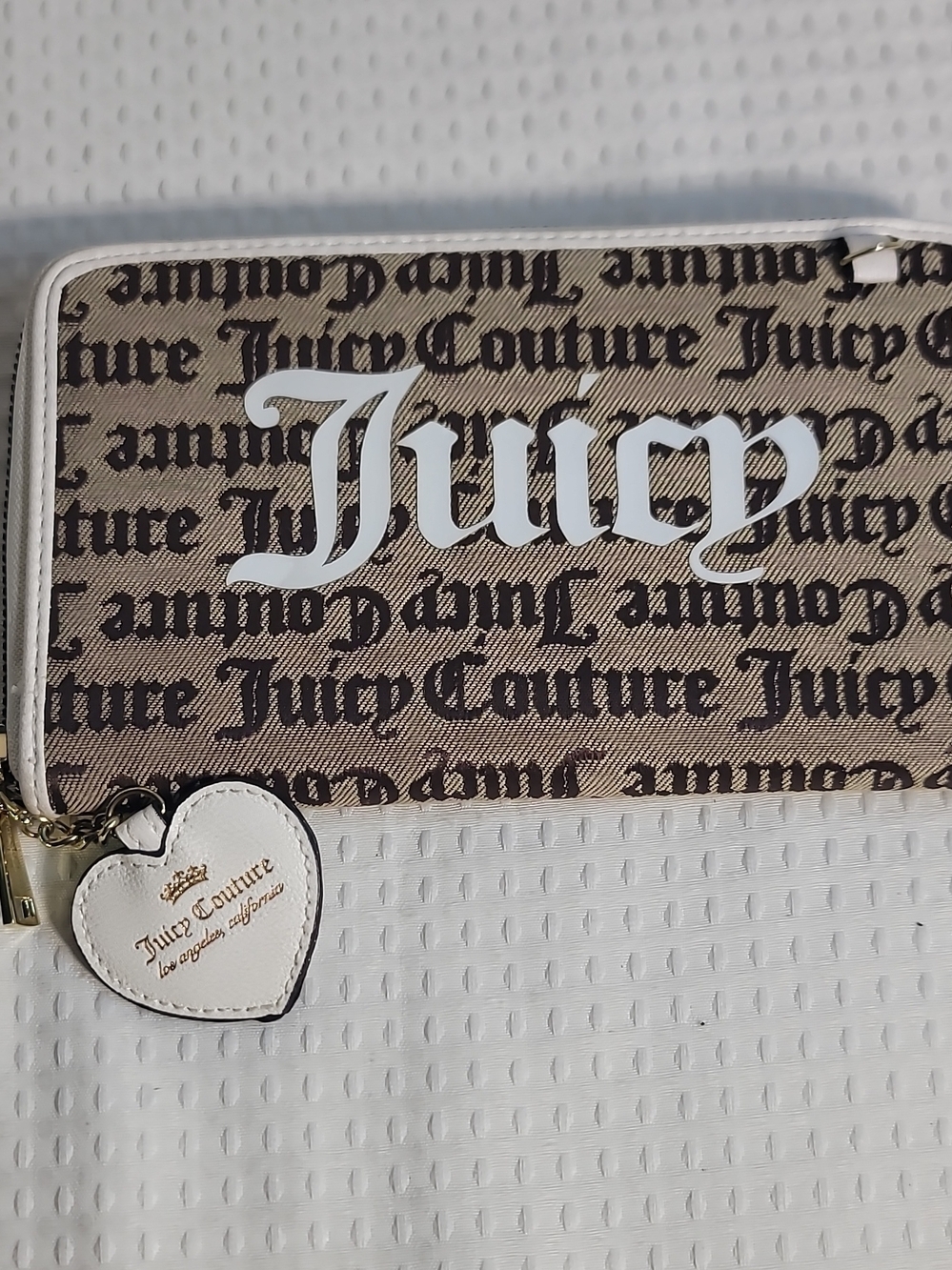 Juicy Couture Beige and White Script Zip Wallet with Gold-tone Heart Accent
